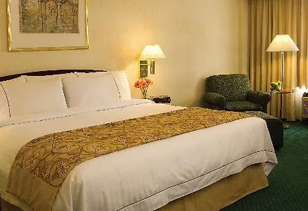 Courtyard By Marriott Ottawa Downtown Hotel