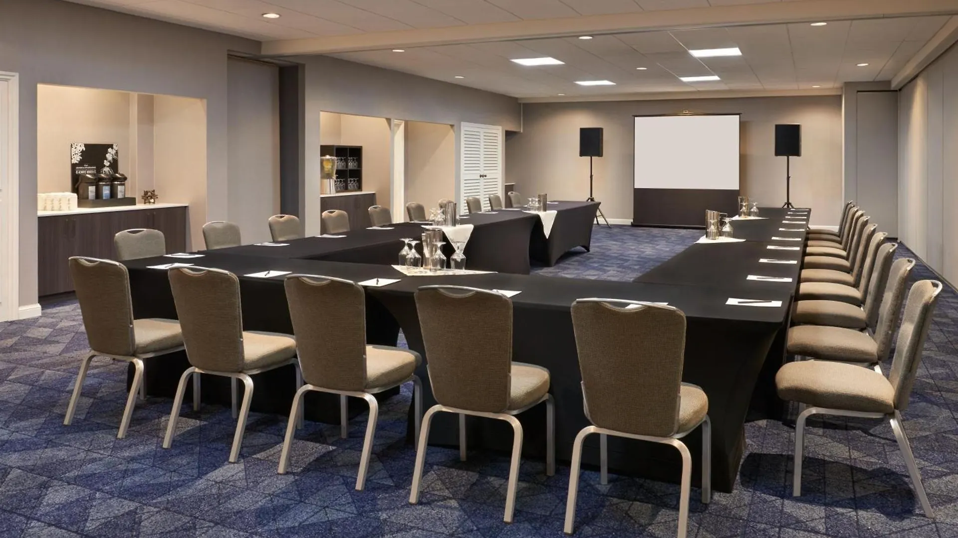 Courtyard By Marriott Ottawa Downtown Hotel