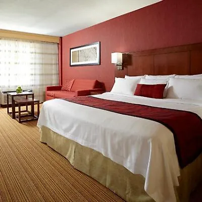 Courtyard By Marriott Ottawa Downtown Hotel
