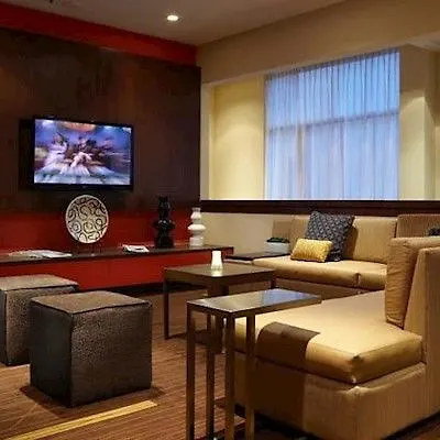 Courtyard By Marriott Ottawa Downtown Hotel
